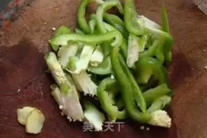 Make Pepper dry shrimp step 1