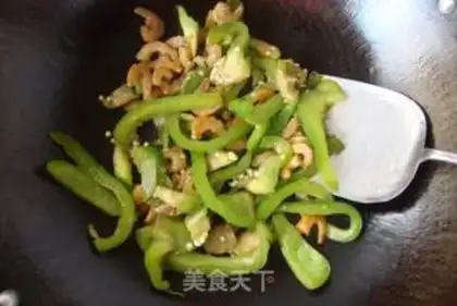 Make Pepper dry shrimp step 5