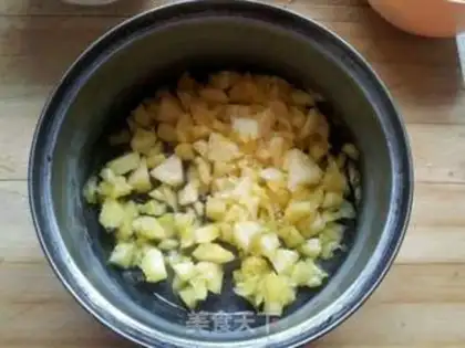 Make Pineapple rice step 2