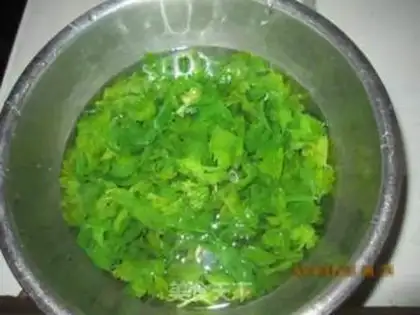 Make Five-colour celery leaves step 4