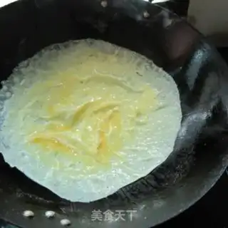 Make Celery fried eggs step 1