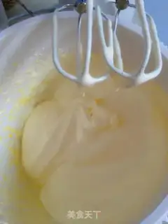 Make Egg yolk cookies step 1