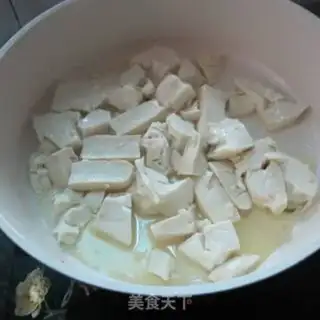 Make Dry pan eggs and tofu step 3