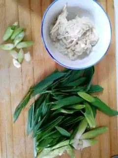 Make Gold needles and vegetables step 0
