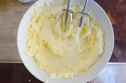 Make Gold coconut ball step 4