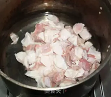 Make Yellow lamb soup step 1