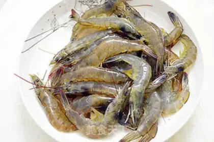 Make Spicy shrimp step 1