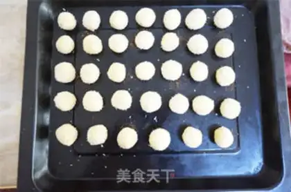 Make Gold coconut ball step 7