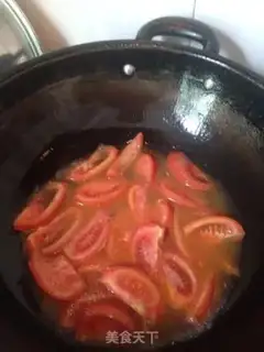 Make Tomato fried eggs step 8
