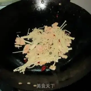 Make Gold-cracking mushroom fried meat step 3