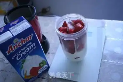 Make Strawberry cream pudding step 0