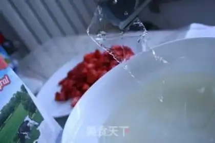Make Strawberry cream pudding step 1