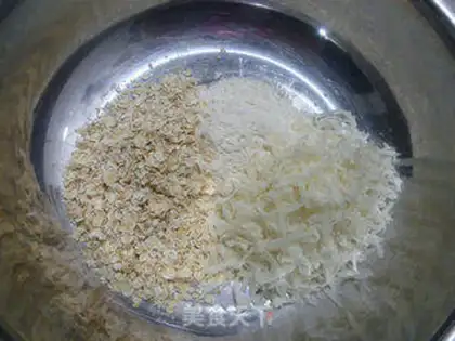 Make Oatmeal coconut eggcake step 2