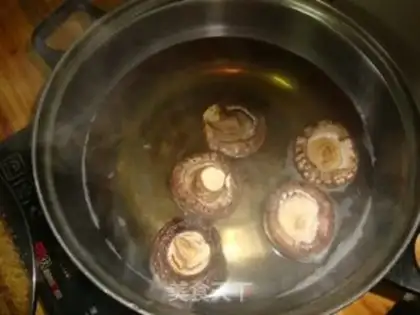 Make Froggy fork buns step 2
