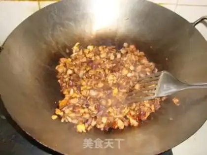 Make Froggy fork buns step 3