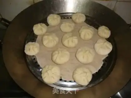 Make Froggy fork buns step 7