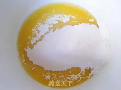 Make Sweet pineapple pie step 1