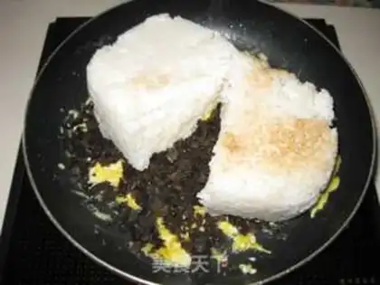 Make Eggs and wood and rice step 4