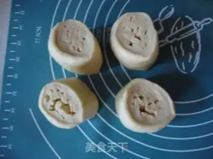 Make Milk silver roll step 12