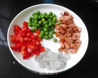Make Pineapple rice step 1