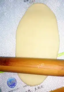 Make Puffed meat pie step 6