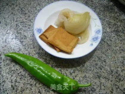 Make A green pepper spicy sour step 0