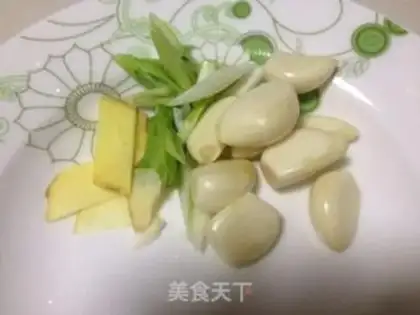 Make A little yellow fish step 2