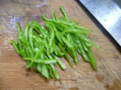 Make A green pepper spicy sour step 2