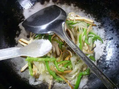 Make A green pepper spicy sour step 7