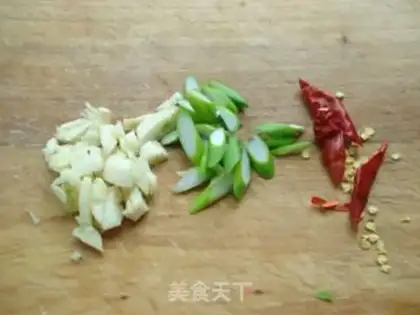 Make Spicy hand tore the dishes step 2