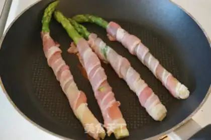 Make Mustard bacon rolls step 3