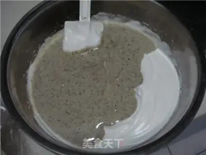 Make Black sesame ricin cake step 17