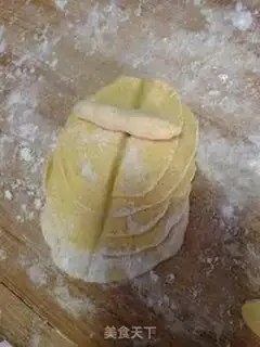 Make Yellow rose roll step 2