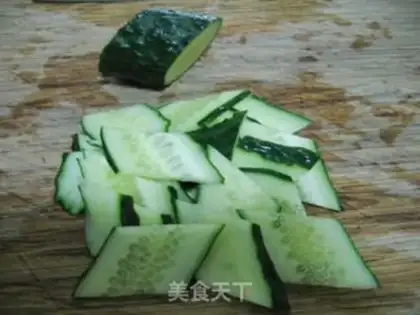 Make cucumber fried eggs step 0
