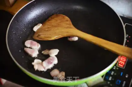 Make Cheese and potatoes and mushrooms step 1