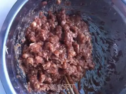 Make Pork onion bun step 1