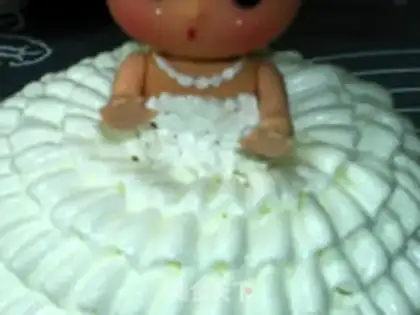 Make A flower cake step 18