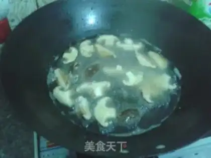 Make Pretzel mushrooms step 3