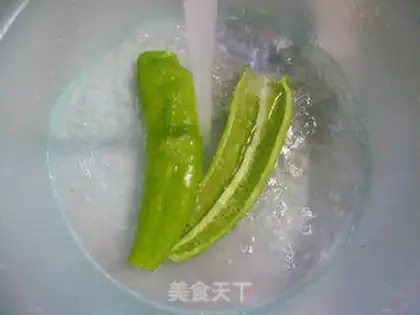 Make Onion peppers, fried silk step 1