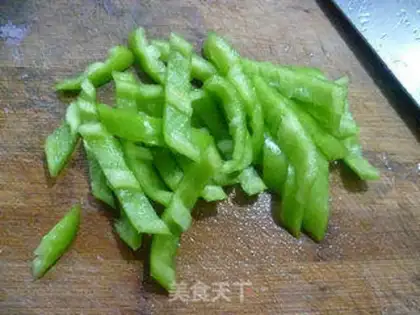 Make Onion peppers, fried silk step 2