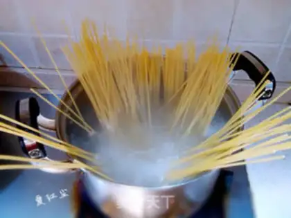 Make Spaghetti step 1