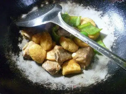 Make Pyramid chop-cracker step 9