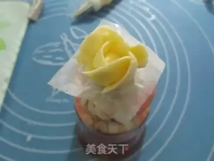 Make The rose mochamus cake step 31
