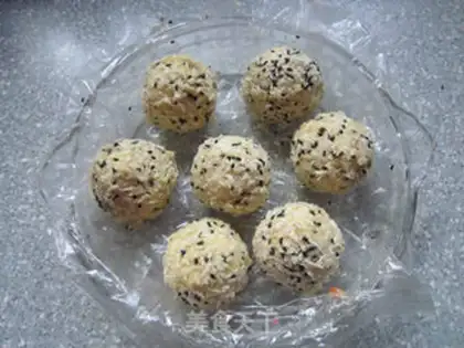 Make Scrambled cheeseball step 17