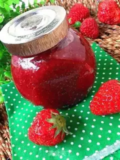 Make Homemade healthy strawberry sauce step 11
