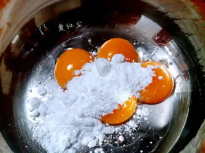 Make Sesame coconut egg rolls step 1