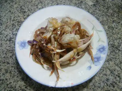 Make Crabs with green peppers step 1
