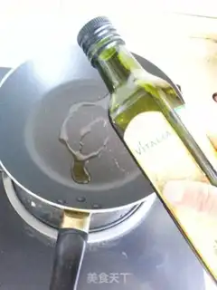 Make Fried goose eggs step 1