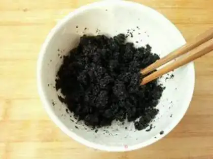 Make Pumpkin black and sesame soup step 1