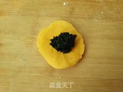 Make Pumpkin black and sesame soup step 2